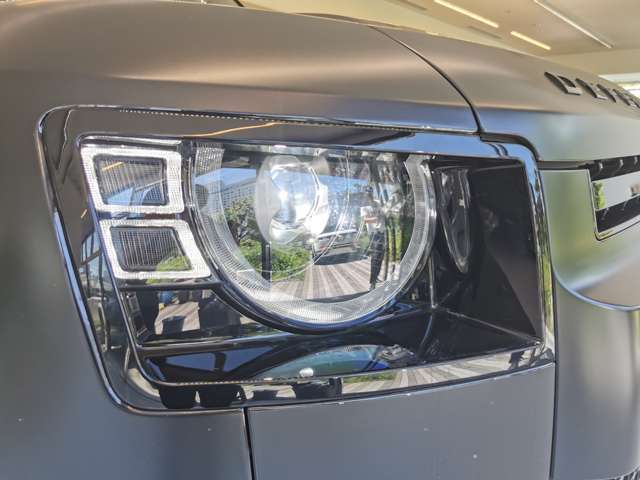 【プレミアムLEDヘッドライトシグネチャーDRL】デイタイムラーニングライト機能付きのLEDヘッドライトですデイライトにより昼間の視認性も上がりもらい事故などの減少につながります。