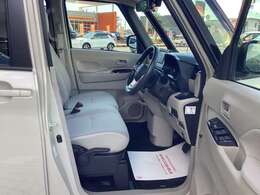 体にフィットするシート、心地よい走りを叶えます☆彡運転席・助手席シートヒーター機能付きで寒い冬でも快適です♪