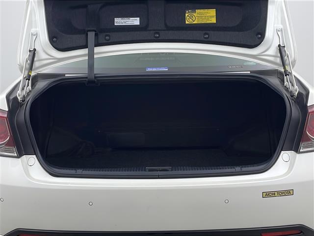 【トランク】積み込みやすくて、たっぷり積める荷室です。シートアレンジできるものは、乗車人数と荷物の量や大きさによってシートを動かすことができるので、より快適なドライブが可能です！