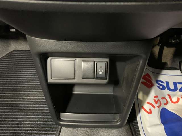 【アフターメンテナンス】当店は近畿運輸局民間車検指定工場を完備。ご購入後のメンテナンス・修理・車検など、アフターフォローも充実しております。