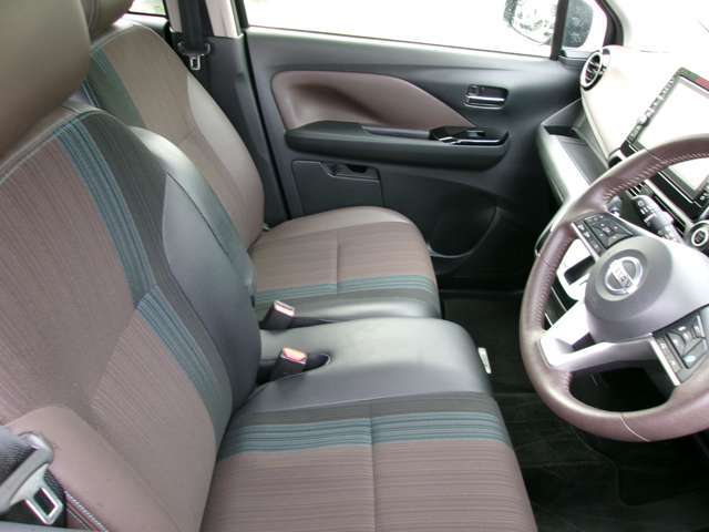 お車でお越しの際は、【東名・厚木IC】【圏央道・厚木南IC】より、R129を平塚方向へまっすぐ3～4km(約10分程)です。