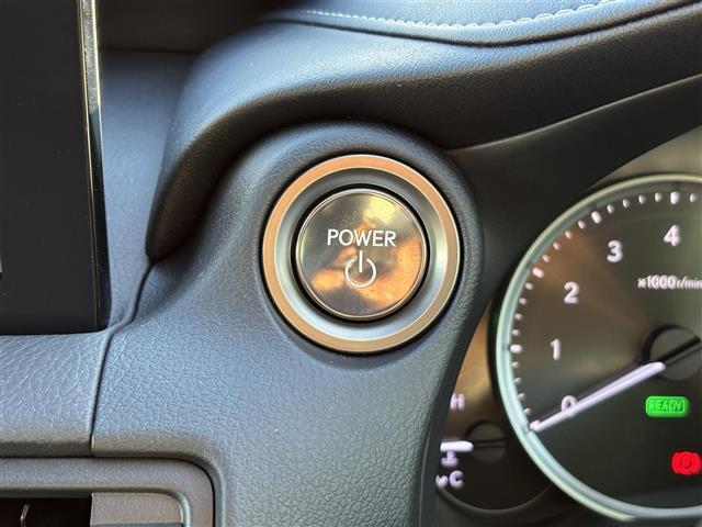 気になる車はすぐにお問い合わせください！画面右側の0066から始まる無料ダイヤルからお問い合わせ下さい！専門スタッフがお車のご質問にお答えいたします！