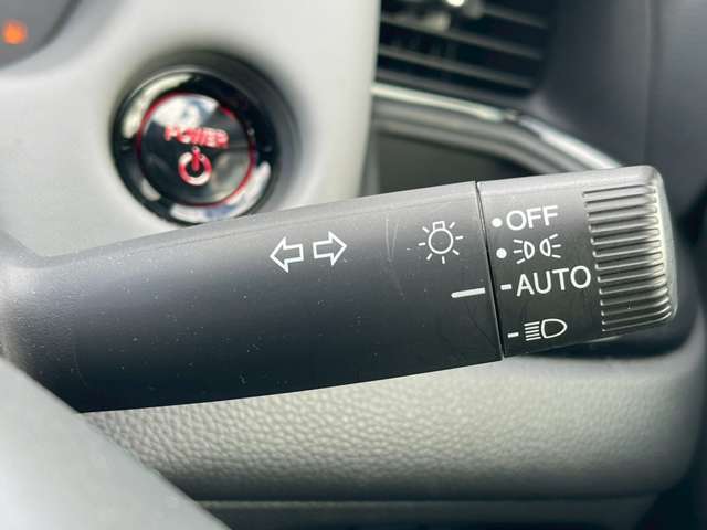 お車で来店の場合、九州自動車道小倉東インターを降りて行橋・大分方面へ。津田西交差点を右折。左手にファミリーマートが見えましたら直ぐ左手に当店が有ります