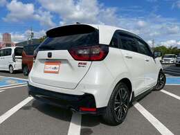 毎週火曜日+第一・第三水曜日が定休日となっております。営業時間は10：00～19：00迄となっております。