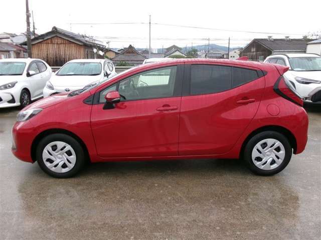 トヨタ認定中古車になります。まるごとクリーニングで見えない部分もまるごと洗浄しております。