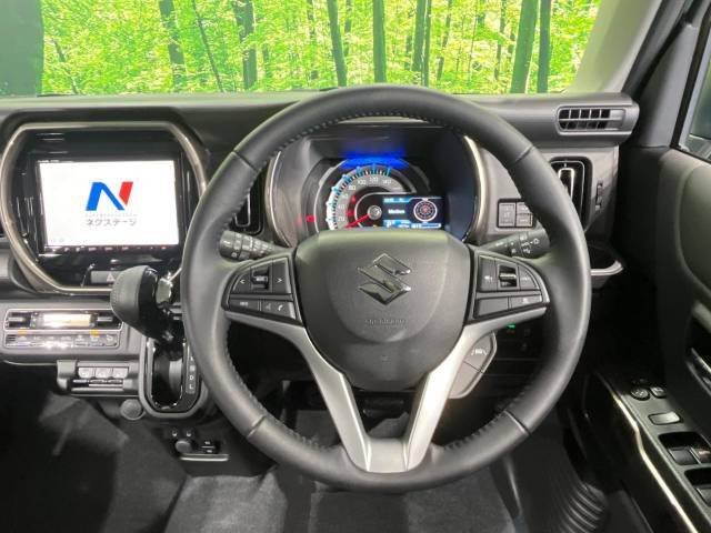 【純正革巻きステアリング】上質な革を使用することで、手にしっかり馴染みとても運転しやすいハンドルです♪