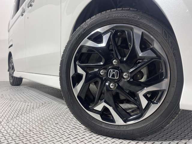 【純正15インチアルミホイール】　＊＊社外アルミホイール/スタッドレスの取り付けも扱っています。＊＊