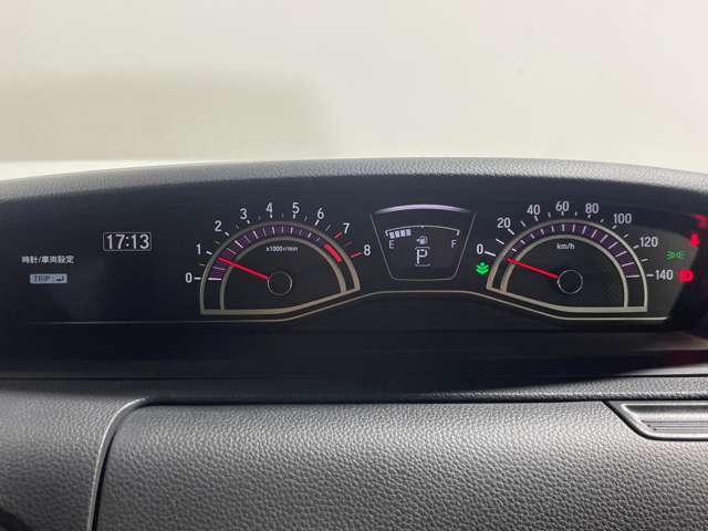 【スピードメーター】『スピードメーター』の画像になります。メーターがシンプルで見やすく運転しやすいですね！