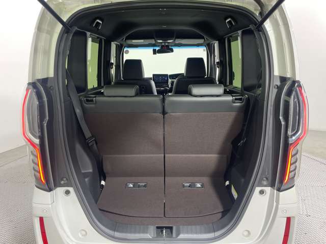 荷台スペース【内装エクステリア】店舗にて現車の確認も頂けますので、お電話で在庫のご確認の上是非ご来店くださいませ！！！【跳ね上げ式/埋め込み式】でスペース確保ができますね！！