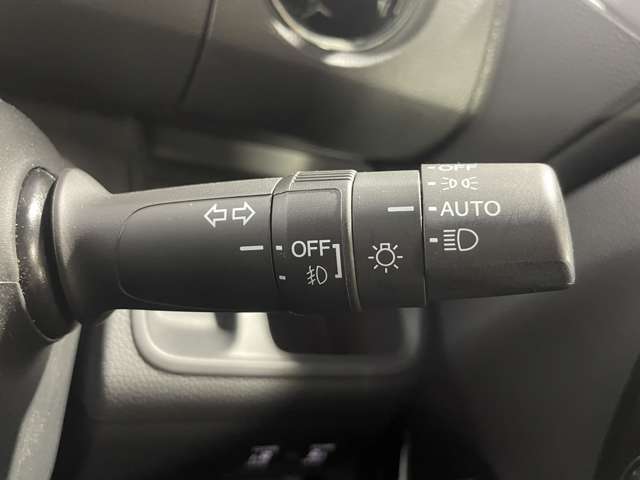 【オートライトシステム】 車外の環境に合わせてライトを点灯します☆トンネル入り口では瞬時に点灯するなど、点灯、消灯を車外の明るさに応じて行います！！！