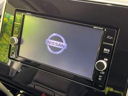 【純正ナビ】人気の純正ナビを装備。オーディオ機能も充実しており、Bluetooth接続すればお持ちのスマホやMP3プレイヤーの音楽を再生可能！毎日の運転がさらに楽しくなります！！