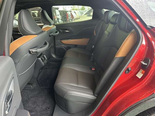 ★5年間新車保障★初度登録から5年間の新車保証が含まれています。長期間、安心してお乗り頂けます！保障費用は支払総額に含まれています！遠方のお客様は保証継承後、お近くのディーラーにて保証が受けられます！