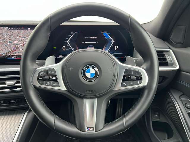 BMW　Premium　Selection　江戸川は、約20台の展示スペースがあり、常時新車拠店より厳選された認定中古車が続々と入庫しております。