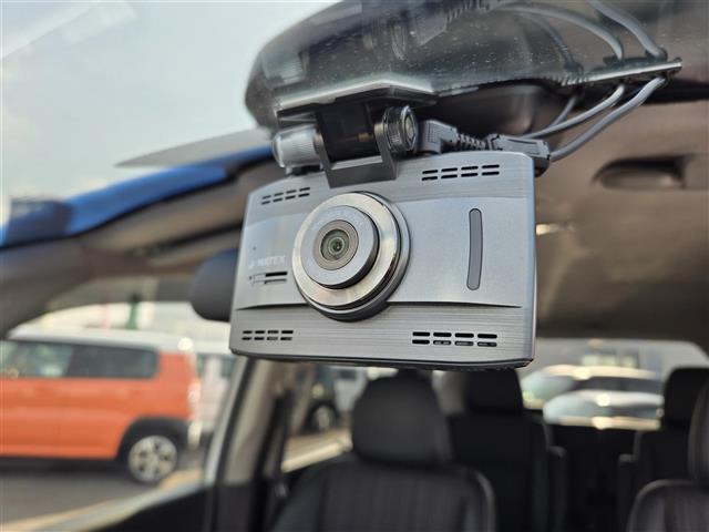 【ドライブレコーダー】映像・音声などの運転中の記録を残します。事故などを起こした起こされた時の証拠になりえますので、もしも時でも安心ですね。