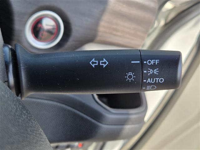 気になる車はすぐにお問い合わせください！画面右側の0066から始まる無料ダイヤルからお問い合わせ下さい！専門スタッフがお車のご質問にお答えいたします！