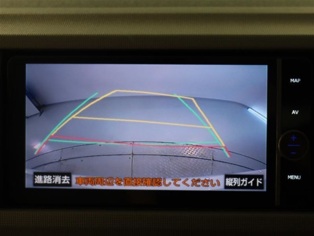 バックカメラが付いているので後方確認しながら安心して駐車することができます。