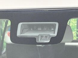 【スズキ　セーフティサポート】走行中に前方の車両等を認識し、衝突しそうな時は警報とブレーキで衝突回避と被害軽減をアシスト。より安全にドライブをお楽しみいただけます。