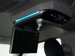 フリップダウンモニターが装着されております！！