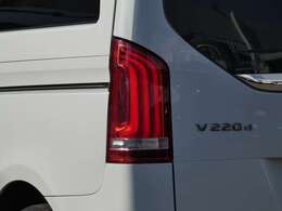 （LEDインテリジェントライトシステム・クロスウィンドウアシスト・リアクロストラフィックアラート）＆専用19インチアルミホイール＆MBUX等豪華装備です！！　2L直列4気筒直噴ディーゼルエンジンと