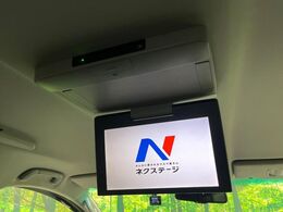 【フリップダウンモニター】大画面モニターで後席でもエンタメをお楽しみいただけます。小さなお子様にも大人気の装備です♪
