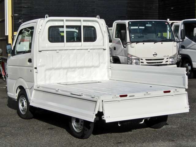 スペインPAYA ブリキ車　証明書つき Amazon.co.jp: スペインのピエロ車 ブリキのおもちゃ 写真小道具