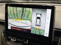 【パノラミックビューモニター】専用のカメラにより、上から見下ろしたような視点で360度クルマの周囲を確認することができます☆死角部分も確認しやすく、狭い場所での切り返しや駐車もスムーズに行えます。