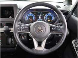 本革巻ステアリングホイール　ハンドルヒーター装備