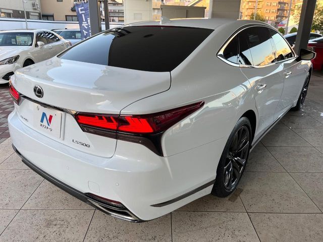 ☆全国のネクステージからお取り寄せが可能※！遠方の店舗に展示してあるクルマが気になる場合も、最寄りの店舗でご覧いただくことが可能です！是非私たちに要望をお聞かせください！※別途費用