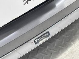 【モデリスタエアロ】人気のモデリスタエアロを装着！クルマの外観がよりスタイリッシュになり、街中で存在感あふれる1台に♪将来買い替える時にもリセールに影響しやすく、価値ある人気の装備です！