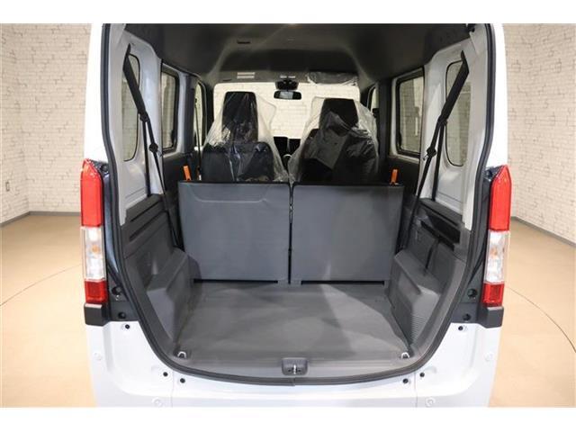 背が高いから大きな荷物も入っちゃう♪シートもアレンジ多彩！！