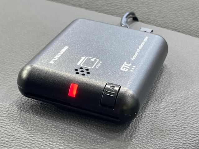 【ETC】高速道路の料金所をストレスなく通過！話題のスポットやサービスエリアに多い「スマートIC」利用時は必須のアイテムです。当店でセットアップを実施、ご納車当日からすぐにご利用いただけます！