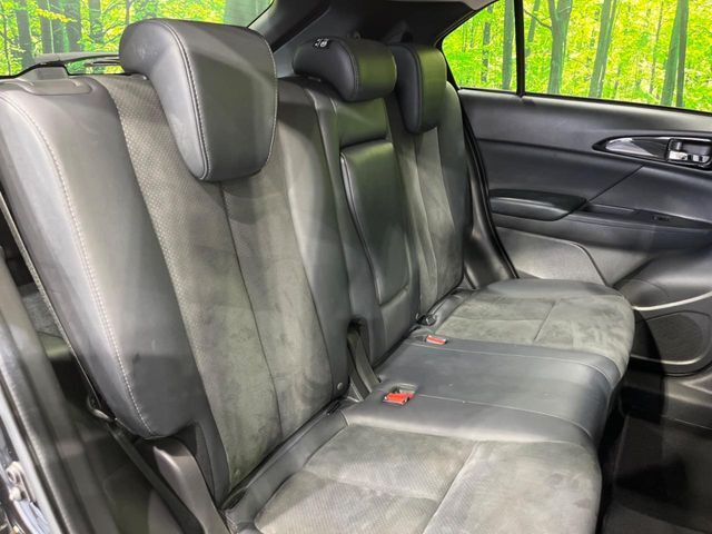 【前席＋後席シートヒーター】寒い日に重宝するシートヒーターを後席にも装備！エアコンより早く温まってくれるので寒がりの人も安心ですね♪エアコンの温風は乾燥するから苦手、という方にもをおすすめです。