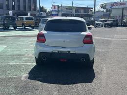 後退時ブレーキサポート機能搭載☆リアバンパーに4つのセンサーを内蔵し、車両後方にある障害物を検知！衝突回避をサポートします♪