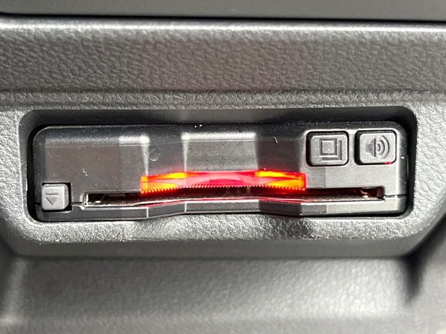 【ETC】高速道路の料金所をストレスなく通過！話題のスポットやサービスエリアに多い「スマートIC」利用時は必須のアイテムです。当店でセットアップを実施、ご納車当日からすぐにご利用いただけます！