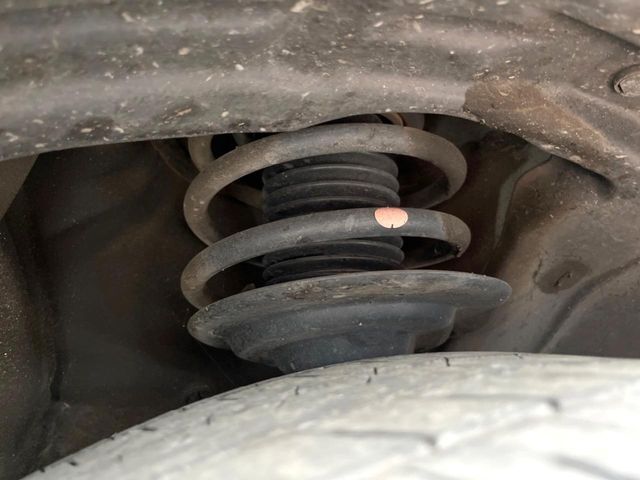 お車を安心してお乗りいただく為には、足回りの定期点検が欠かせません。サービスサポート（有償保証）では無料点検もご提供しており、安心のカーライフをお過ごしいただけるサポート体制が整っています。