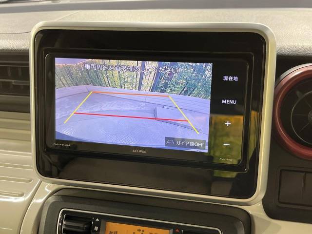 【バックカメラ】駐車時に後方がリアルタイム映像で確認できます。大型商業施設や立体駐車場での駐車時や、夜間のバック時に大活躍！運転スキルに関わらず、今や必須となった装備のひとつです！