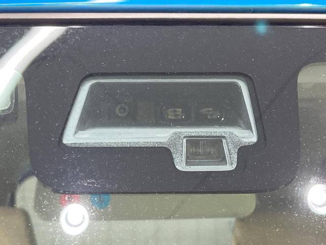 【スズキ　セーフティサポート】走行中に前方の車両等を認識し、衝突しそうな時は警報とブレーキで衝突回避と被害軽減をアシスト。より安全にドライブをお楽しみいただけます。