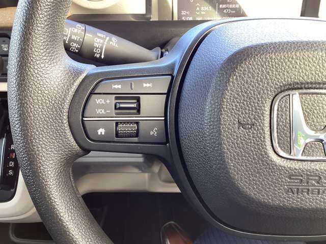 ステアリングリモコン付いています。