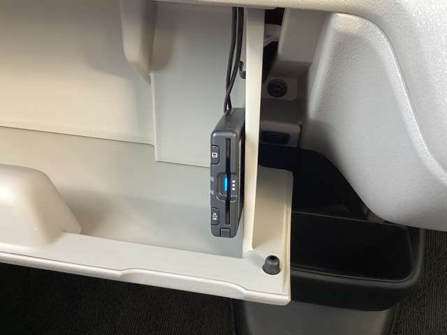 グローブボックス内にはETCがあります