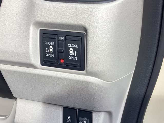 両側パワースライドドアでとっても便利