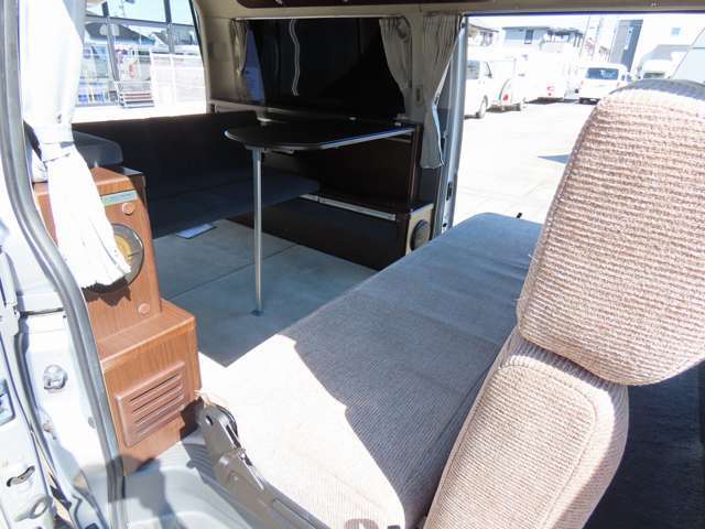 東海地区最大級の全天候型屋内ショールーム！！豊富な在庫量♪毎日がキャンピングカーショーで見て触って、ゆっくりとご覧いただけます。