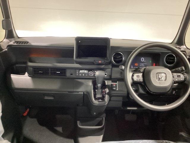 届出済未使用車とは、登録済みでなおかつ使用していない車のことを指します！ナンバー登録はしてあるものの、実際には使用されず保管しているケースが多く、必要最低限の走行しかしていないお車です♪