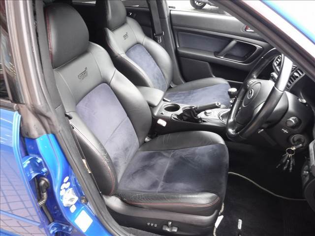6速MT☆STIフロントリップスポイラー☆STI18AW☆STIマフラー☆ブレンボキャリパー☆HID☆Defiブースト計☆STIブーストコントローラー☆STIタワーバー☆ハーフレザーシート☆禁煙車☆
