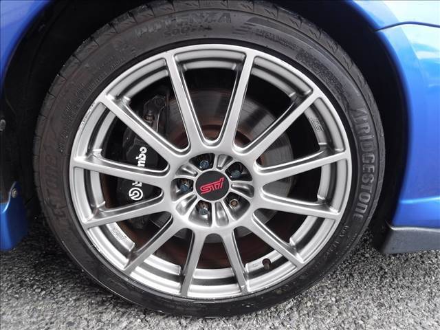 6速MT☆STIフロントリップスポイラー☆STI18AW☆STIマフラー☆ブレンボキャリパー☆HID☆Defiブースト計☆STIブーストコントローラー☆STIタワーバー☆ハーフレザーシート☆禁煙車☆