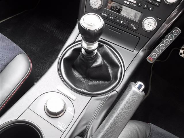 6速MT☆STIフロントリップスポイラー☆STI18AW☆STIマフラー☆ブレンボキャリパー☆HID☆Defiブースト計☆STIブーストコントローラー☆STIタワーバー☆ハーフレザーシート☆禁煙車☆