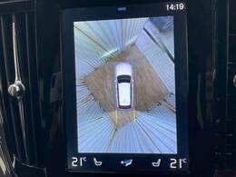 「アラウンドビューモニター」を装備で駐車が苦手な方でも安心です。