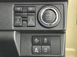 【　両側パワースライドドア　】小さなお子様でもボタンひとつで楽々乗り降り出来ます♪駐車場で両手に荷物を抱えている時もボタンひとつで自動で開いてくれますので、ご家族でのお買い物にとっても便利な装備です♪