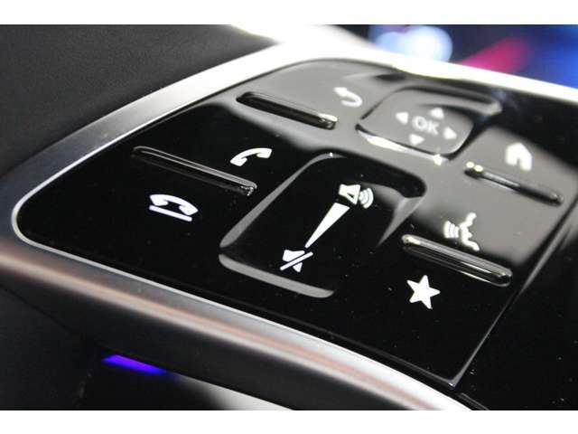 認定中古車フェア期間中はお買い得な特典をご用意しております。ご検討中のお客様はぜひ当店スタッフまでお問い合わせ下さい。