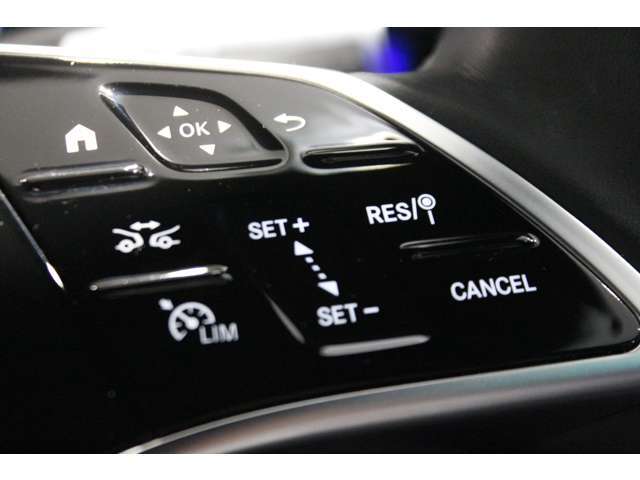 認定中古車フェア期間中はお買い得な特典をご用意しております。ご検討中のお客様はぜひ当店スタッフまでお問い合わせ下さい。