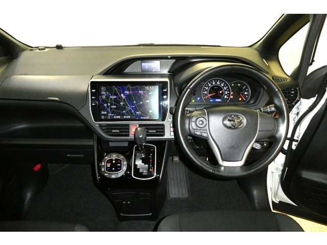 この車で色んな場所へドライブに出かけてみませんか。